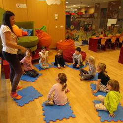 Pravljično-domišljijska jogica za otroke od 3 do 8 let [19. oktober 2022]