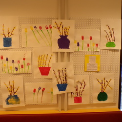 Razstava Šopek rožic za mami [marec 2026]