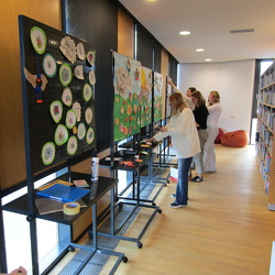 Ko rožce cvetijo in ptički žgolijo [april 2026]